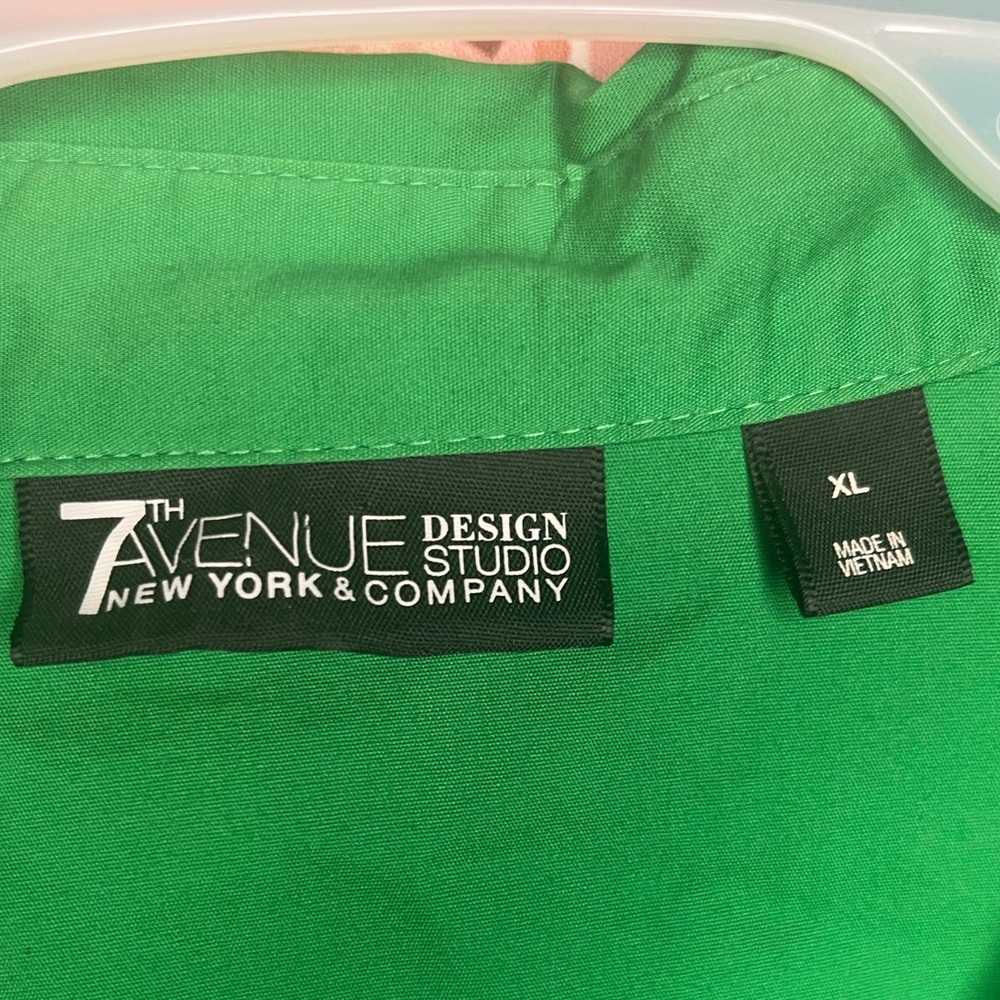New York & Company - 7th Avenue Design Studio Half Sleeved V-Neck Button Down - Picture 8 of 8